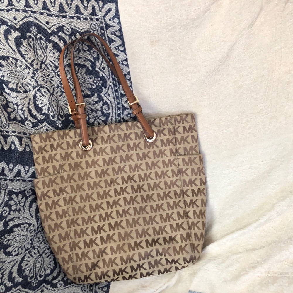 Michael Kors purse